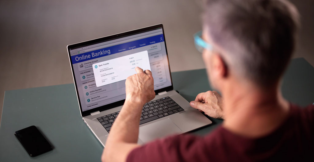 Illustration 3D isométrique montrant 3 motivations des jeunes actifs pour la banque en ligne : économies, disponibilité 24/7, rapidité